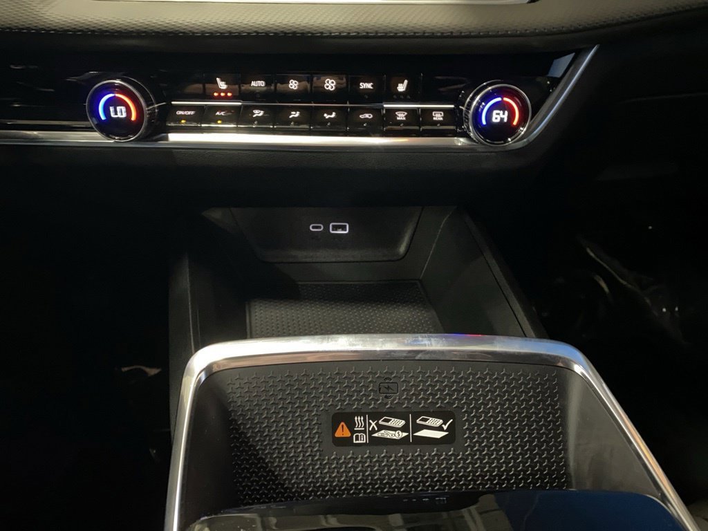 2027 Chevrolet Equinox LT - Photo 7