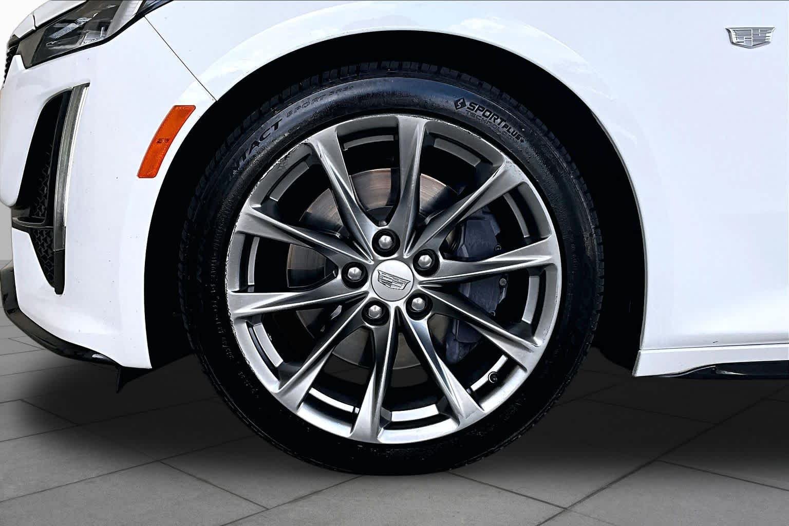 Used 2020 Summit White Cadillac Sport image 11