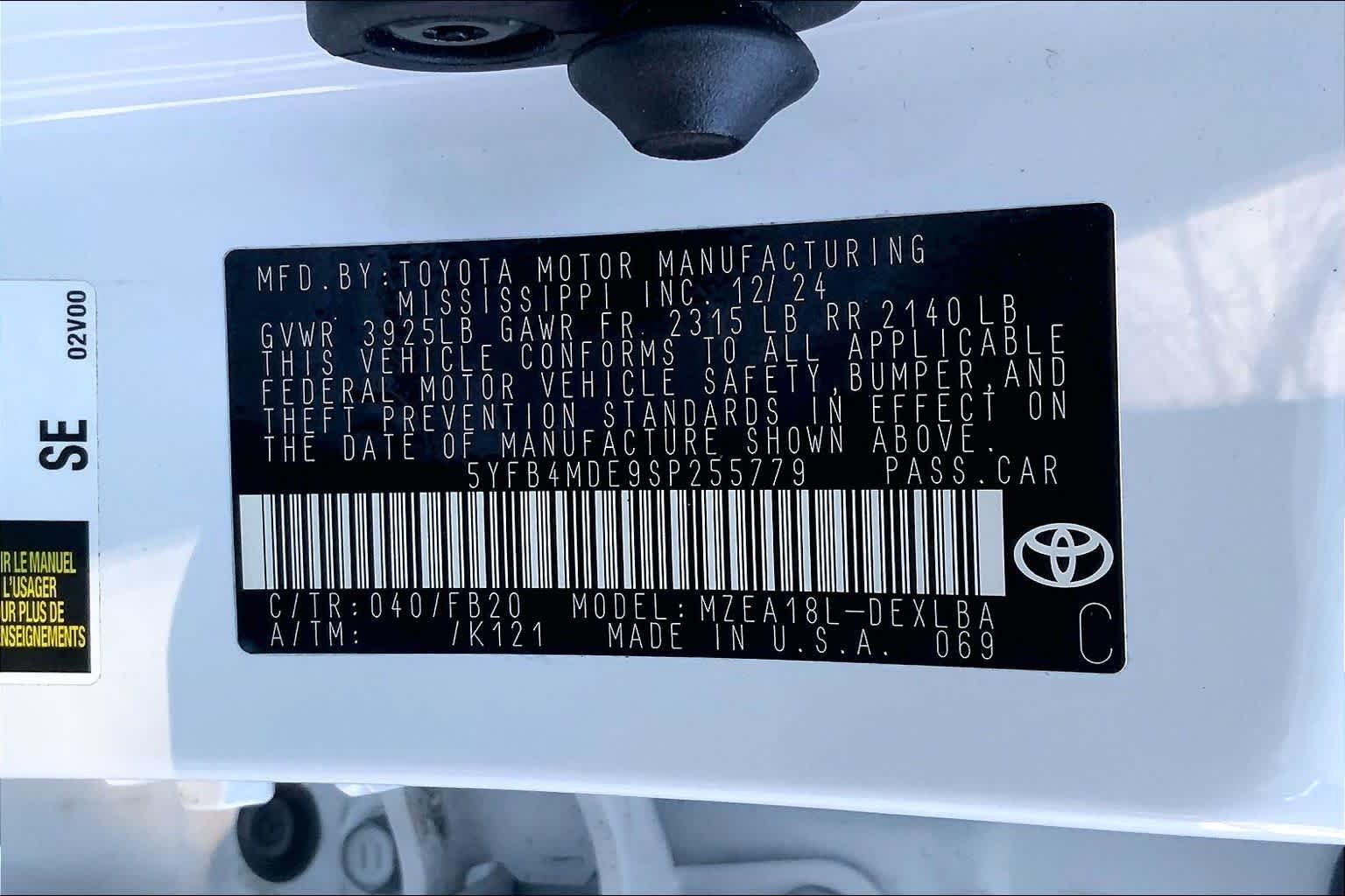 Used 2025 Ice Cap Toyota LE image 34