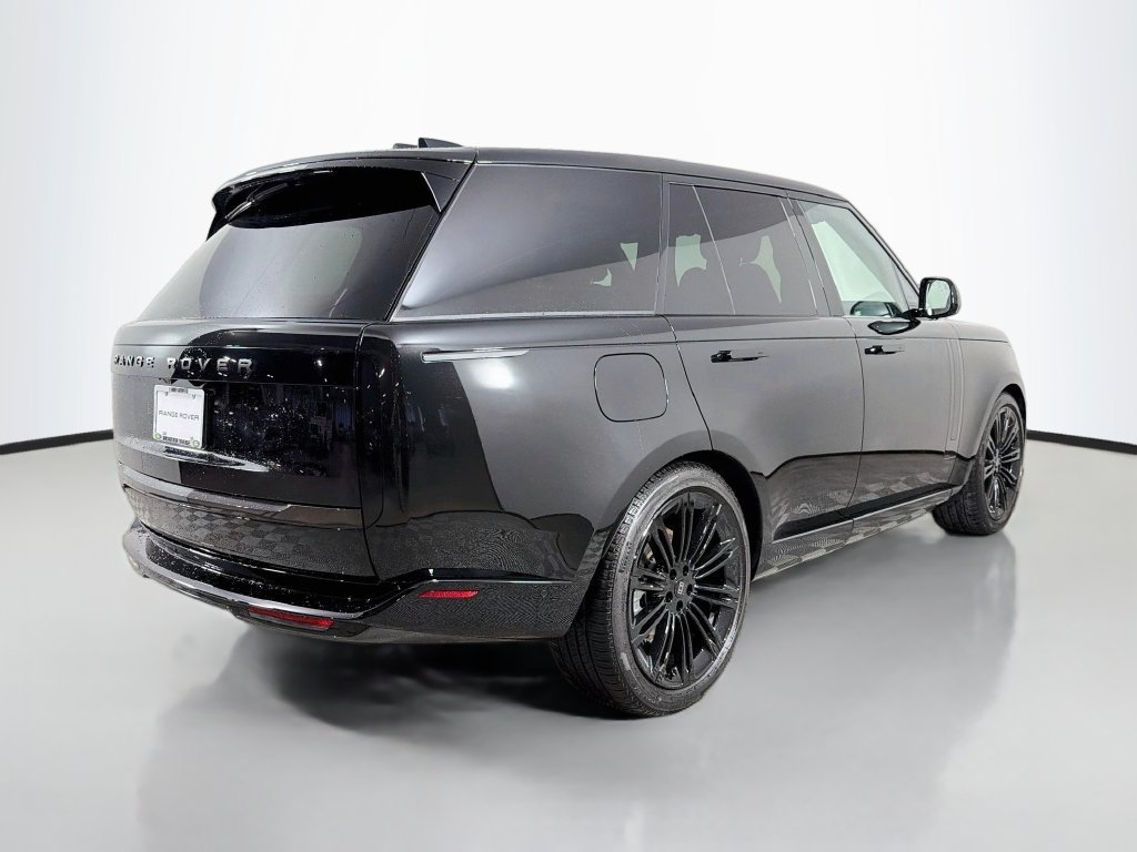 New 2027 Santorini Black Land Rover SE image 5