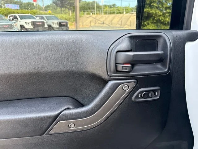Used 2017 White Jeep Unlimited Sport image 7