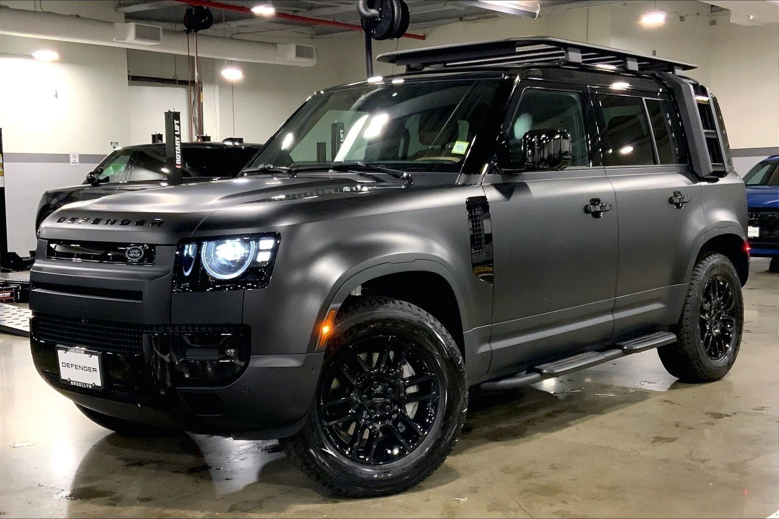 New 2026 Santorini Black LAND ROVER S image 1