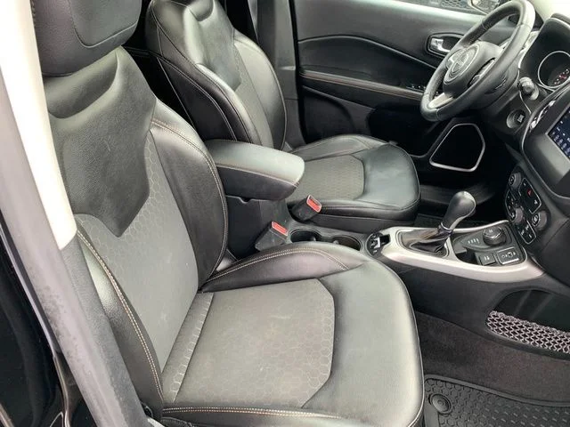 Used 2018 Black Jeep Latitude image 12