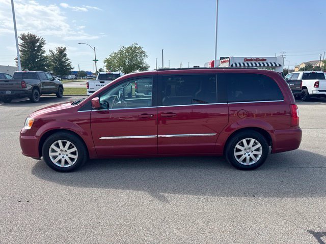 Used 2014 Red Chrysler Touring image 10