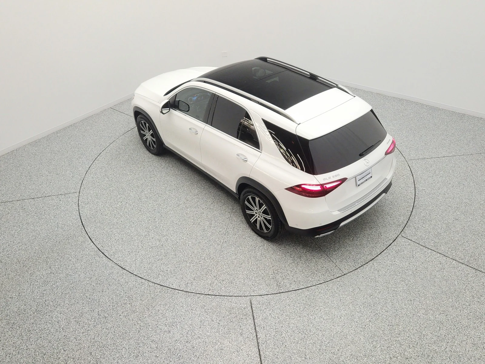 Certified Used 2024 Polar White Mercedes-Benz GLE 350 4MATIC® SUV image 15
