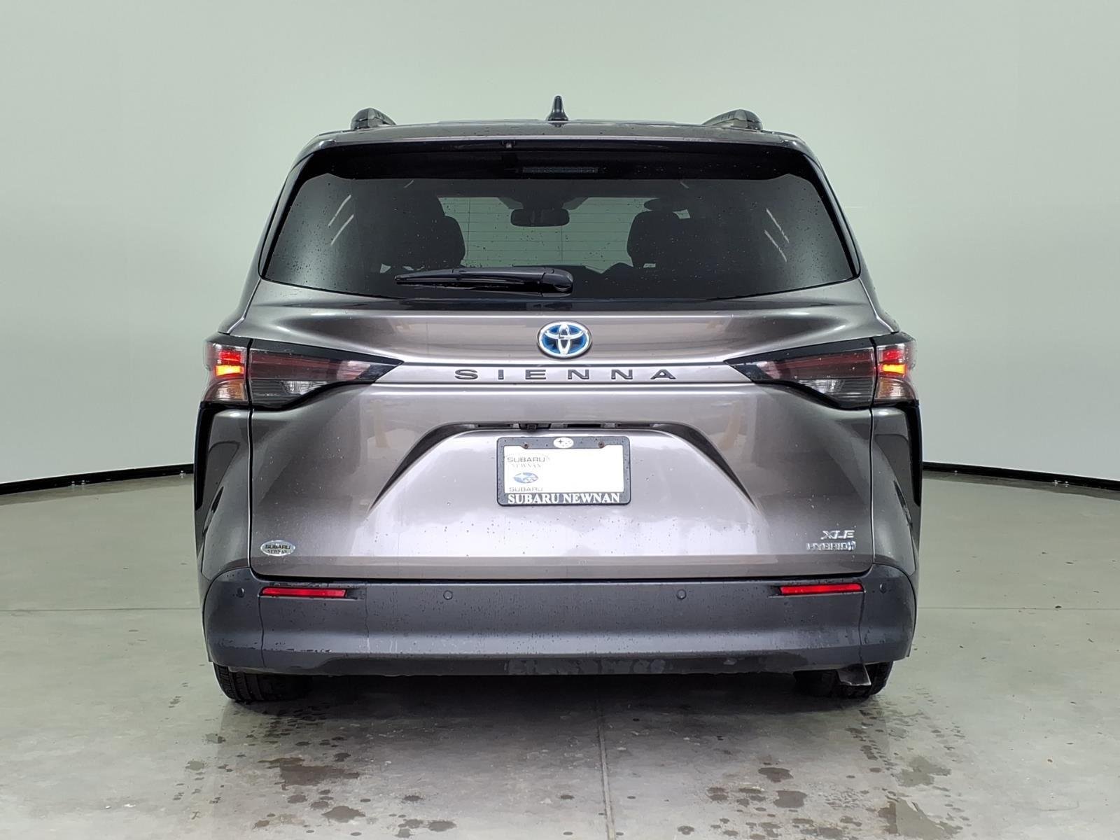 2024 Toyota Sienna XLE - Photo 11