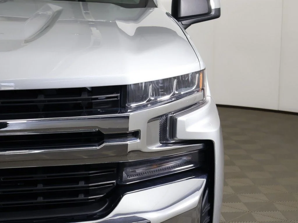 Used 2022 Silver Ice Metallic Chevrolet LT image 13