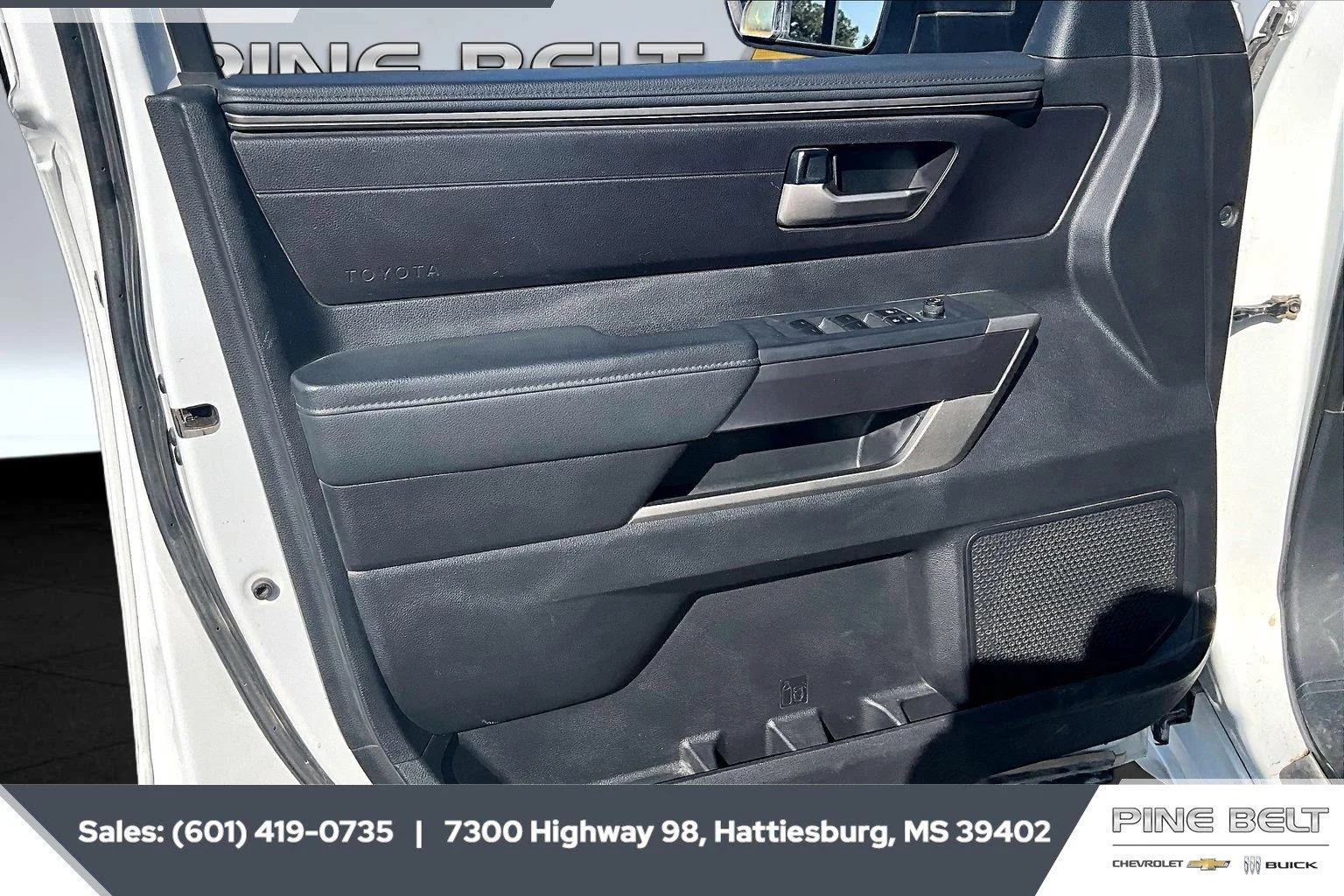 Used 2023 Ice Cap Toyota SR5 image 18
