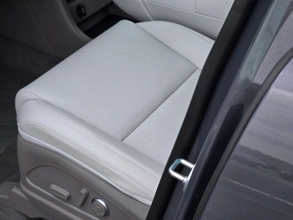 New 2026 Gray Pearl Hyundai SEL Premium image 25