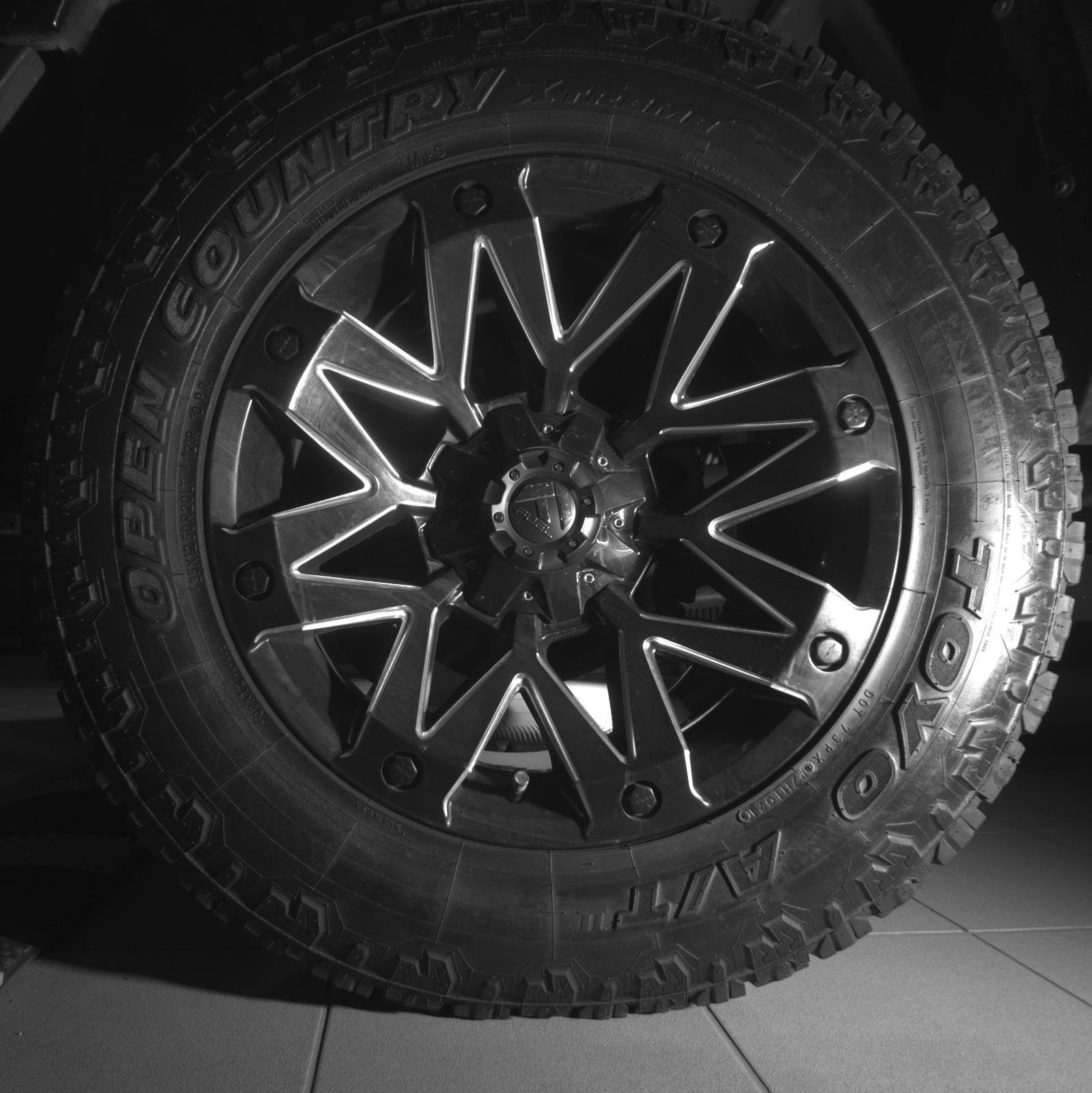 Used 2017 Brilliant Black Crystal Pearlcoat Ram Laramie image 9