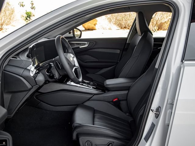 Used 2025 Glacier White Audi  image 15