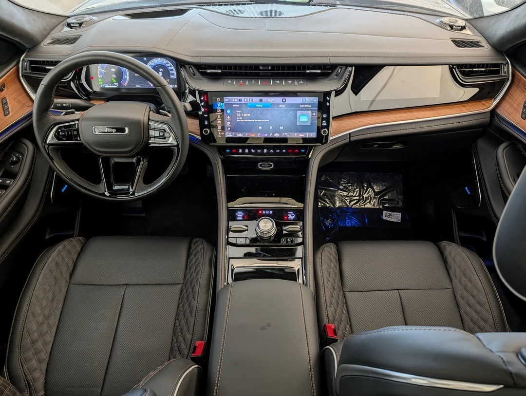 New 2026 Grey Jeep Summit - - 4x4 - Advanced ProTech Group IV - Palermo Leather Seats - Head-Up Display & More! image 28