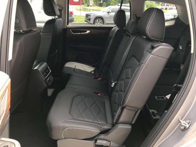 New 2026 Silver Mist Metallic Volkswagen 2.0T SE w/Technology image 23