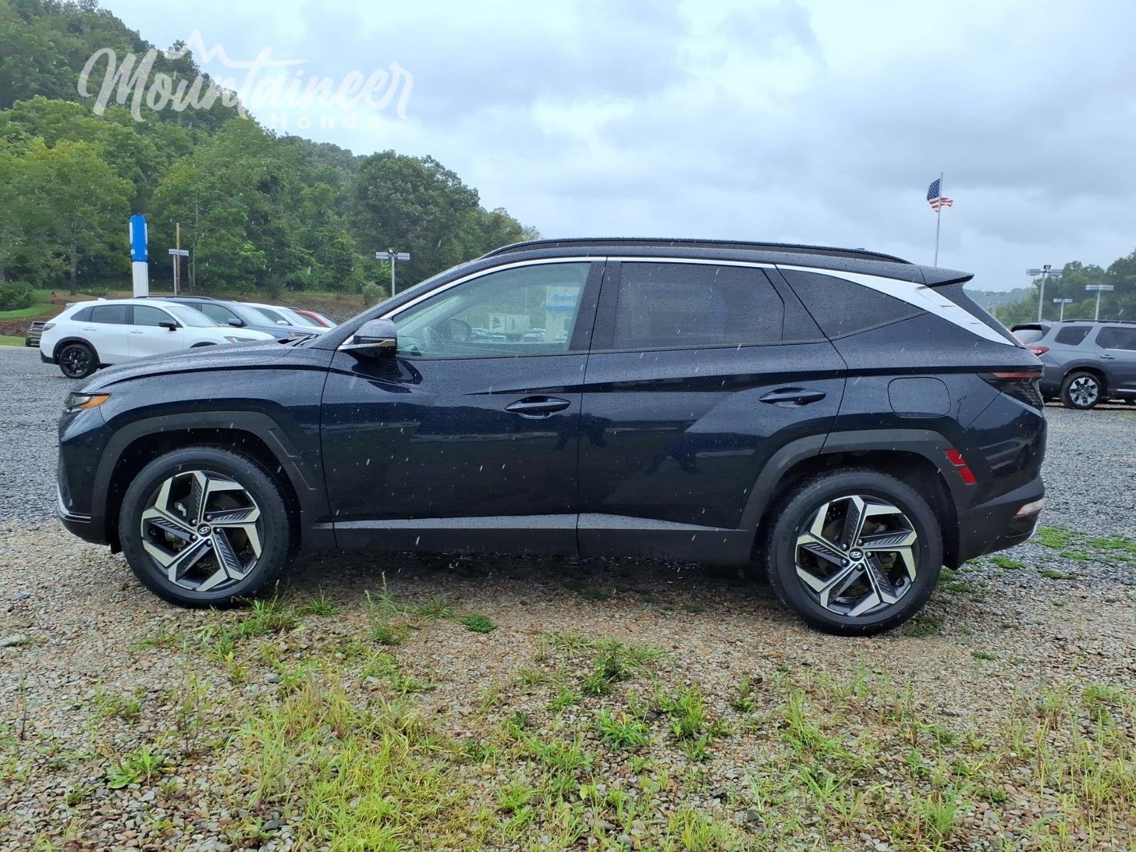 Used 2022 Phantom Black Hyundai Limited image 8