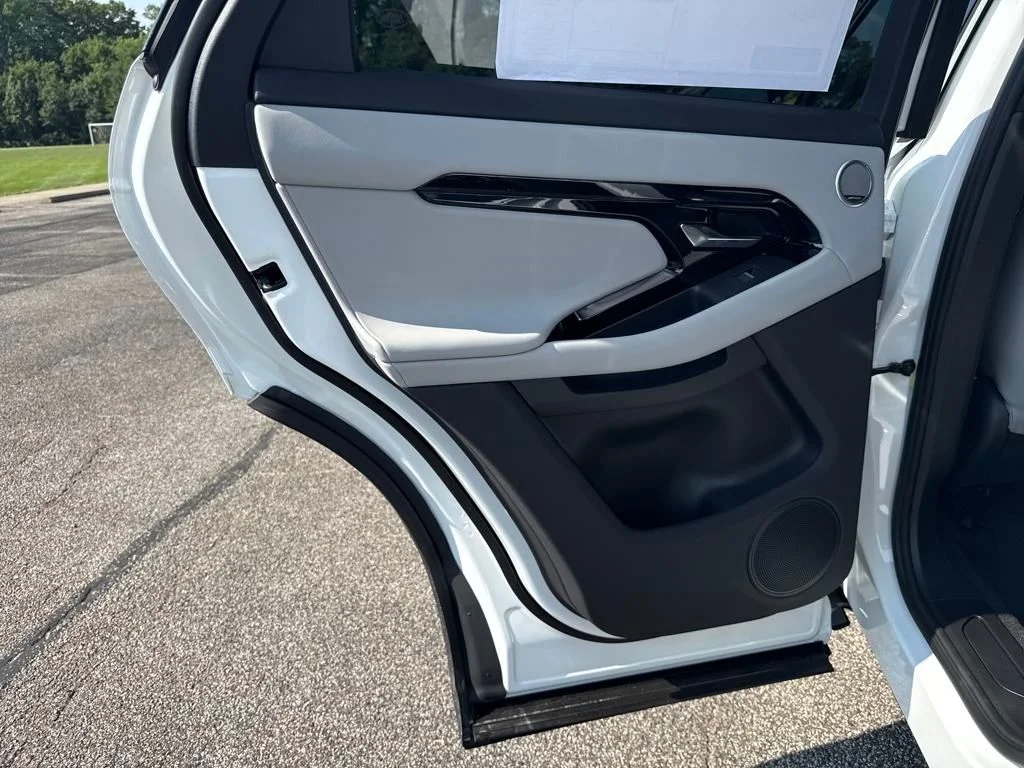 New 2026 Fuji White Land Rover S image 13