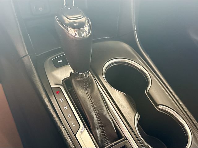 Used 2018 IRIDESCENT PEARL TRICOAT Chevrolet Premier image 17