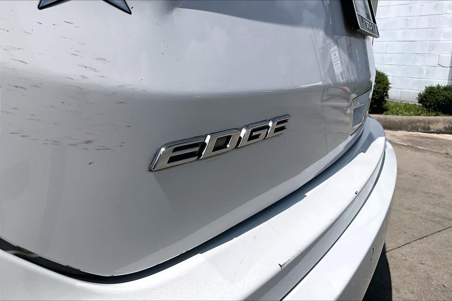 Used 2020 Star White Metallic Tri-Coat Ford Titanium image 31