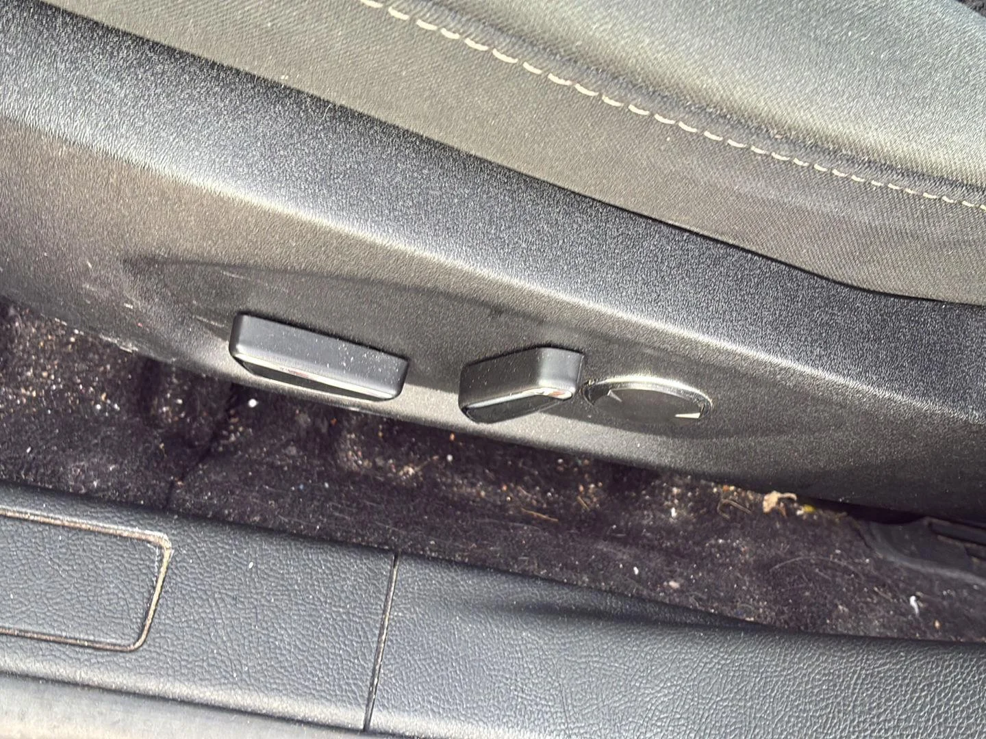 Used 2020 Magnetic Ford SE image 12