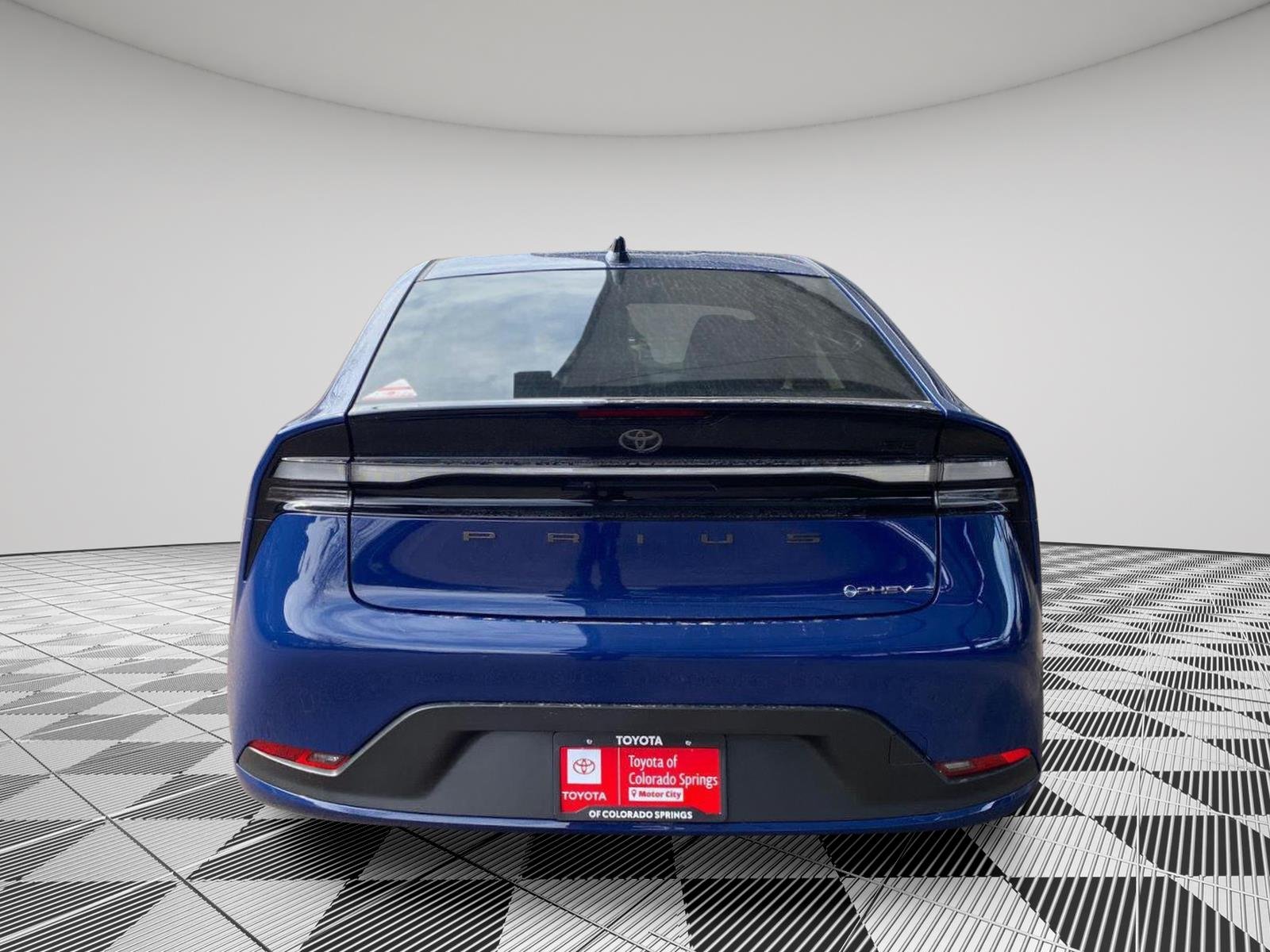 2026 Toyota Prius Plug-in Hybrid SE - Photo 6