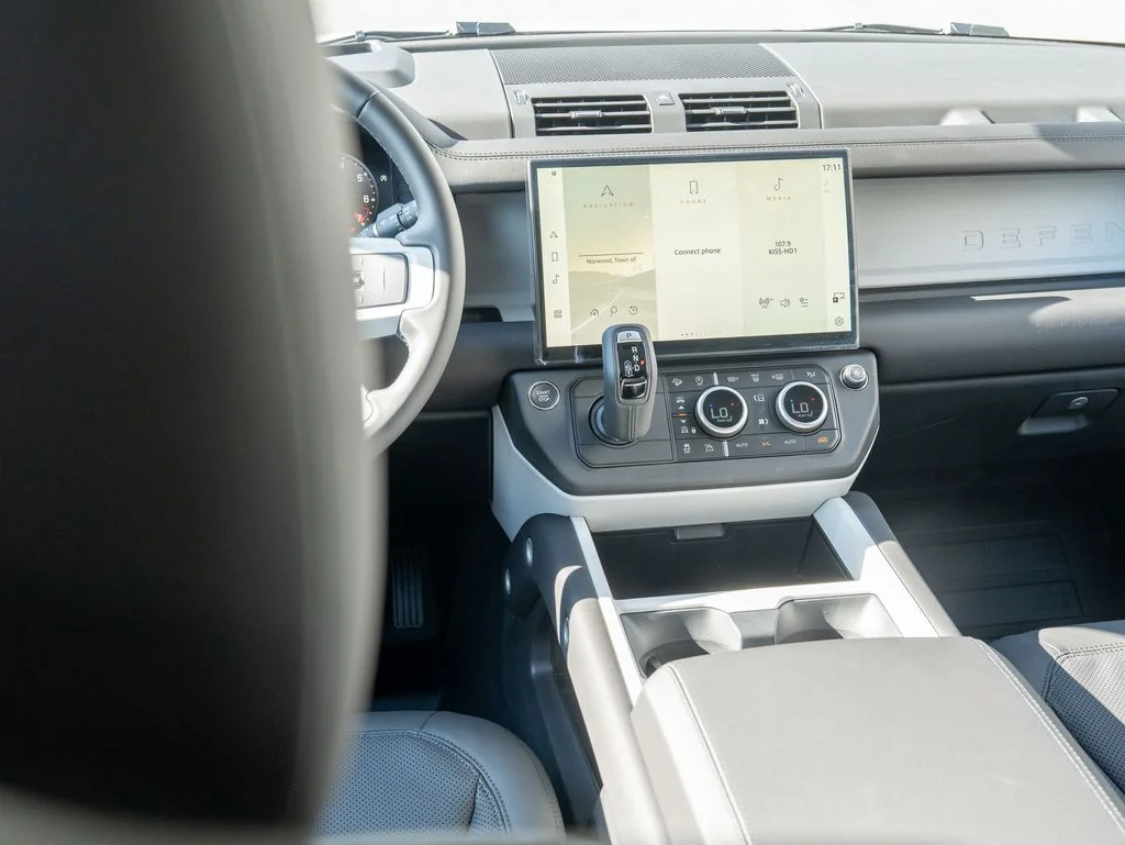 New 2026 Fuji White Land Rover S image 19