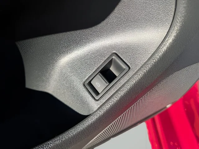 Used 2017 Red Volkswagen 1.4T SE image 15