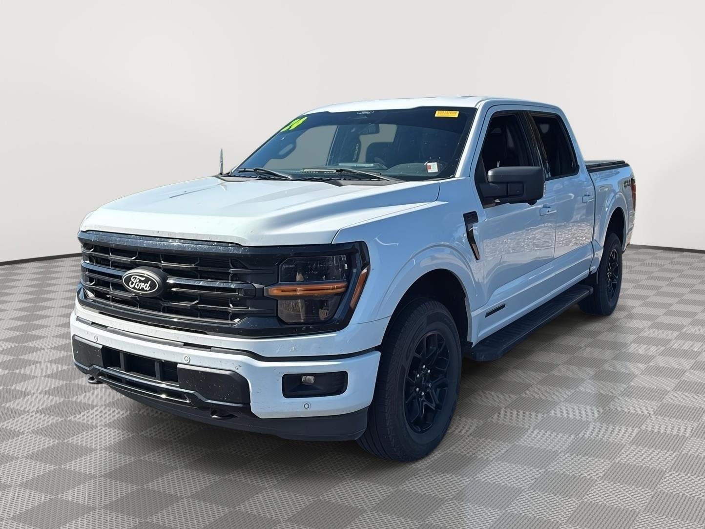 Used 2024 Oxford White Ford XLT image 9