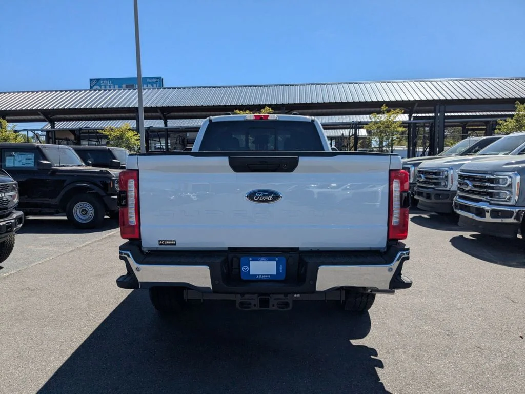 New 2026 Oxford White Ford XL image 5