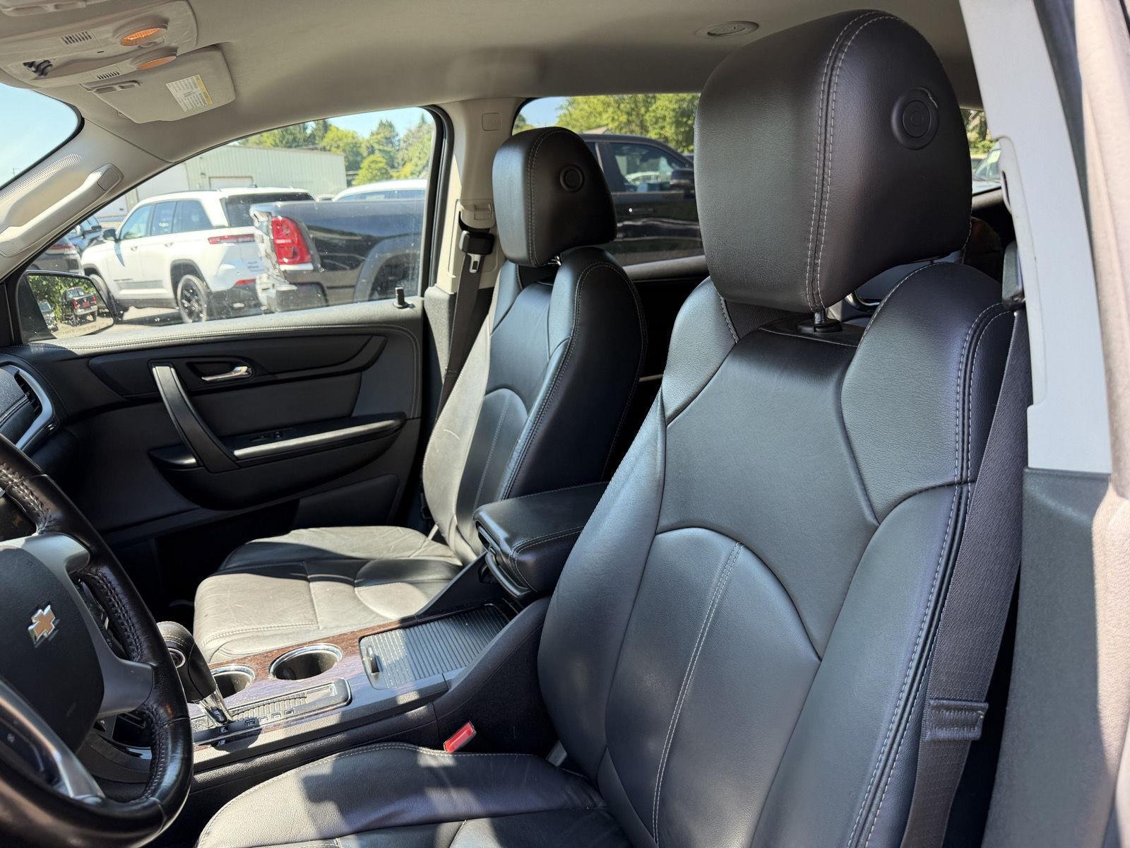 Used 2016 Mosaic Black Metallic Chevrolet LT image 9