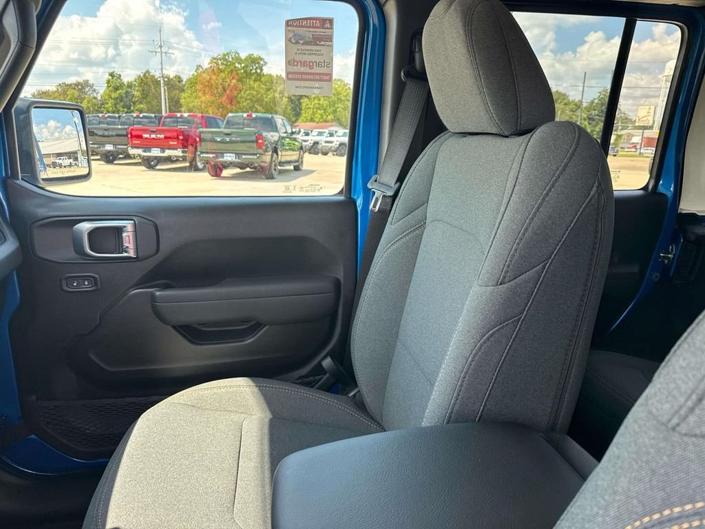 New 2027 Hydro Blue Pearlcoat Jeep Sport S image 33