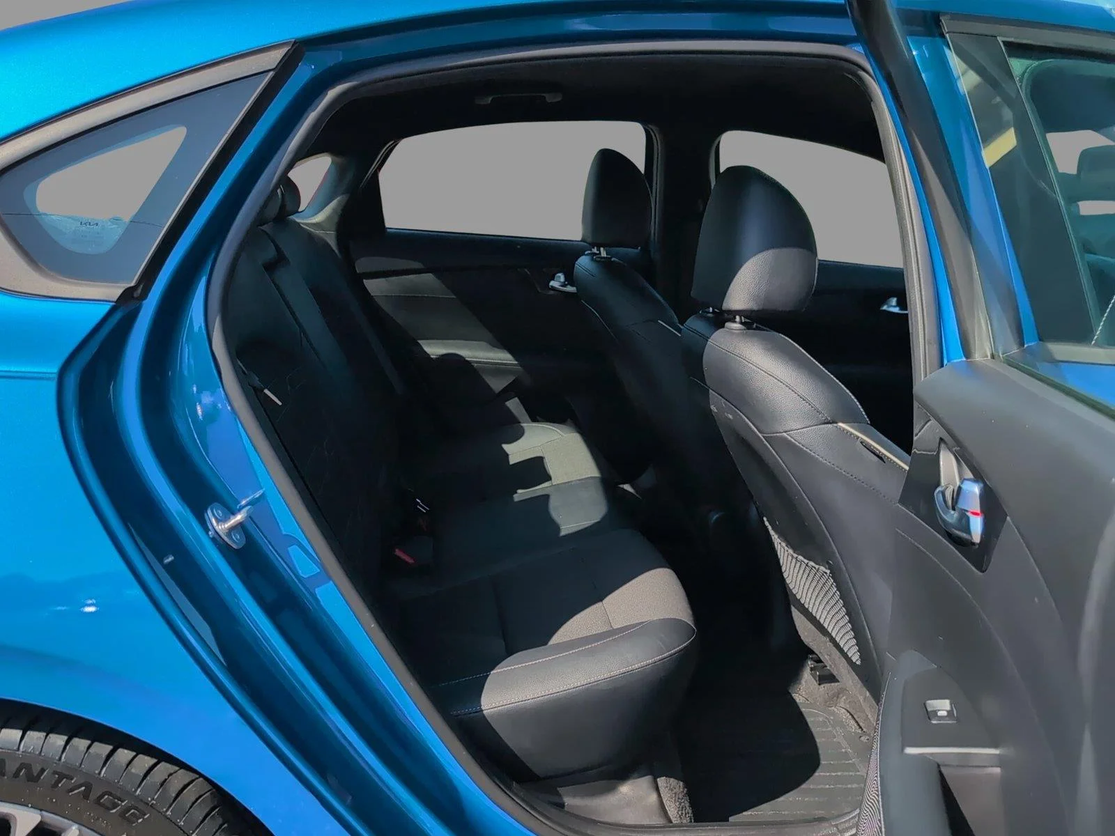 Used 2024 Sporty Blue Kia GT-Line image 19
