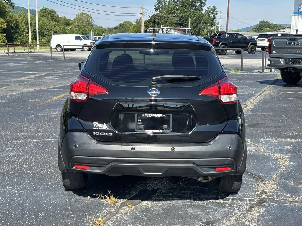 Used 2020 Black Nissan S image 9
