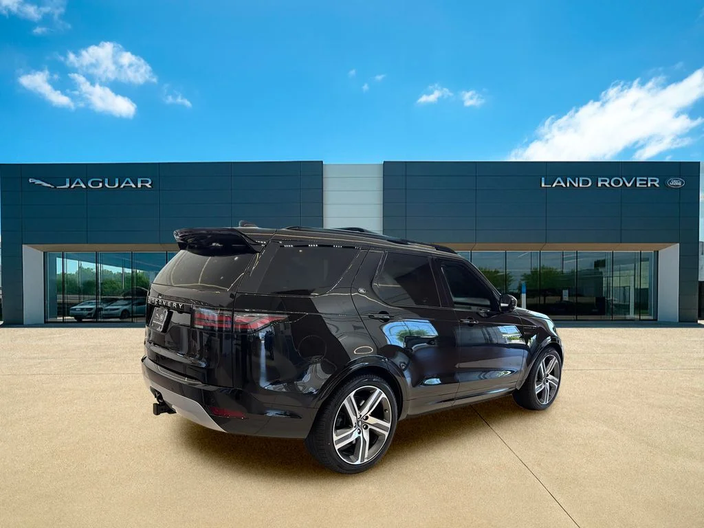 Used 2025 Santorini Black Metallic Land Rover Metropolitan Edition image 2