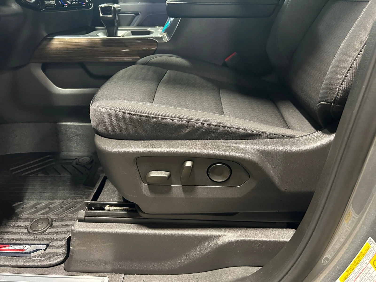 Used 2025 Silver Chevrolet LT Trail Boss Crew Cab image 15