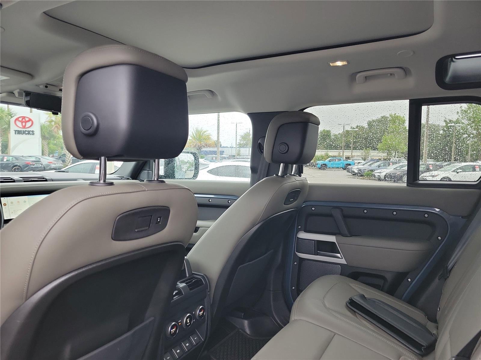 Used 2020 Fuji White Land Rover HSE image 29
