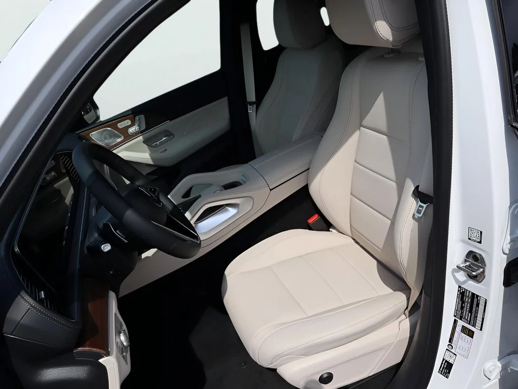 Used 2026 MANUFAKTUR Moonlight White Metallic Mercedes-Benz GLE 450 image 28