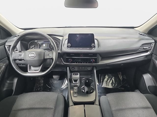 Used 2025 Gray Nissan SV image 10