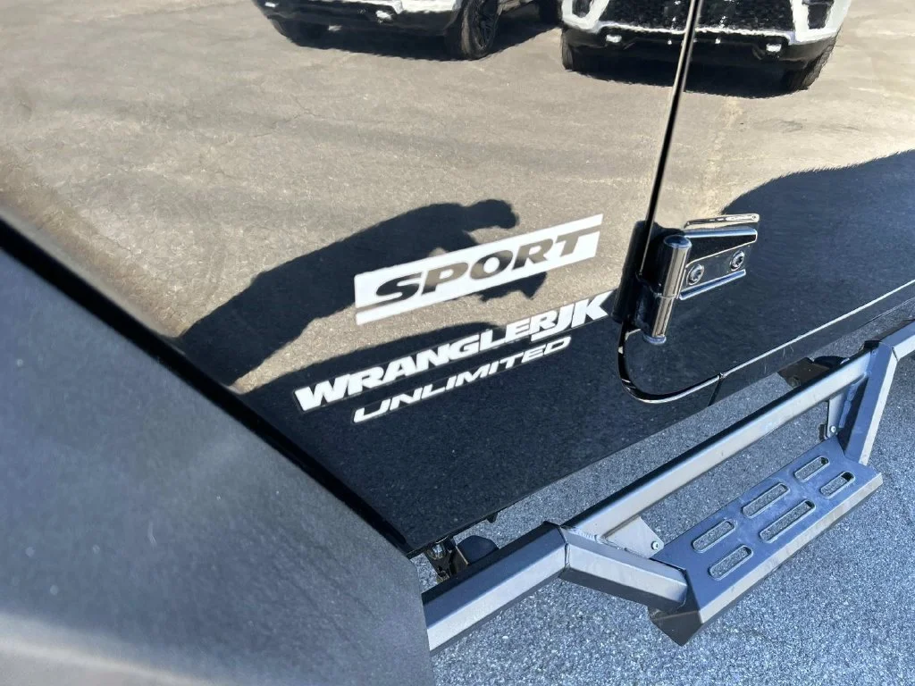 Used 2018 Black Jeep Unlimited Sport image 40