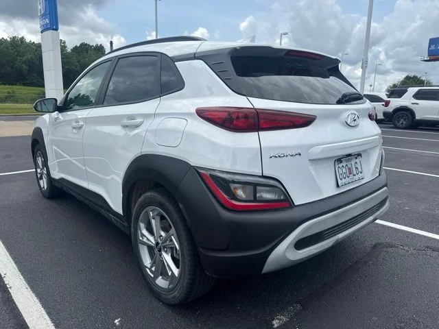 Used 2023 White Hyundai SEL image 5