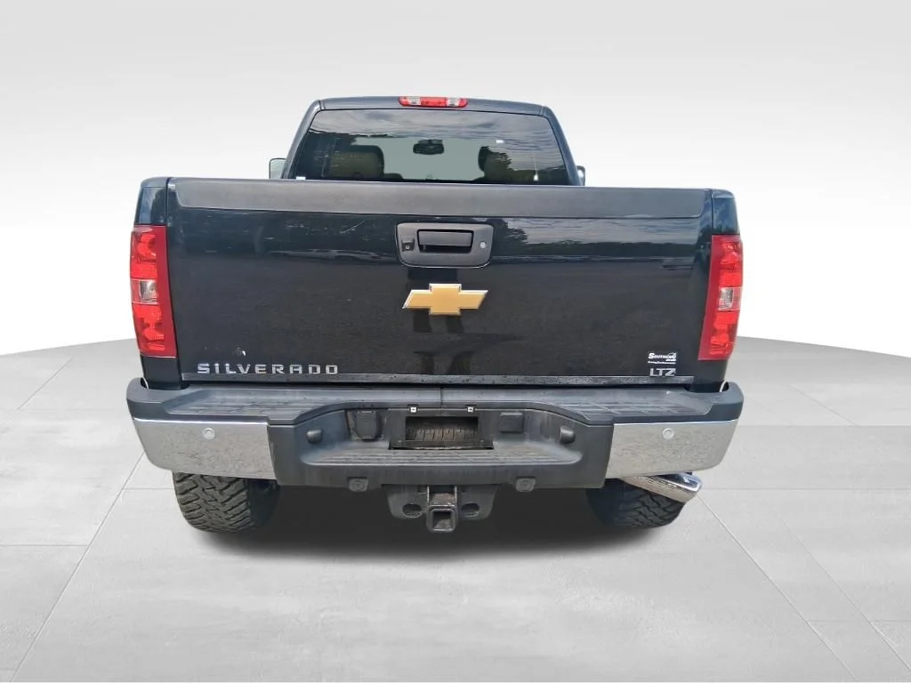Used 2013 Black Chevrolet LTZ image 3