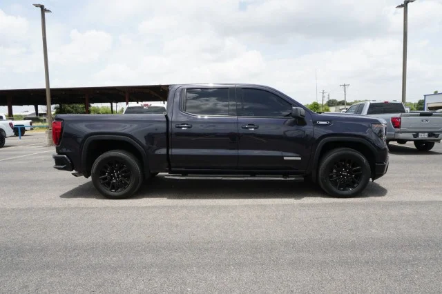 Used 2024  GMC Elevation image 4