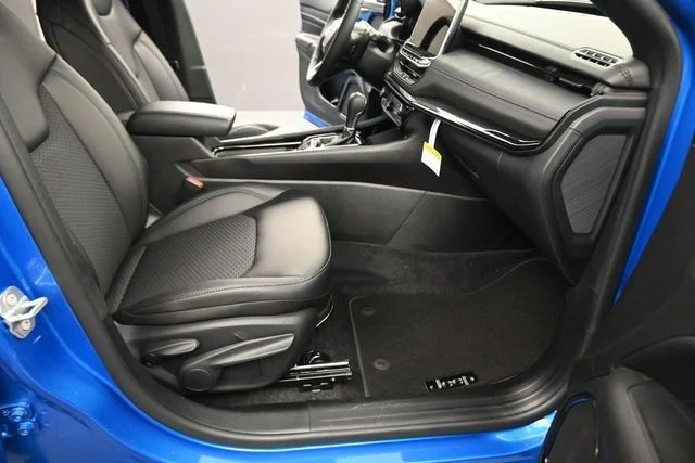New 2026 Hydro Blue Pearlcoat Jeep Latitude image 22
