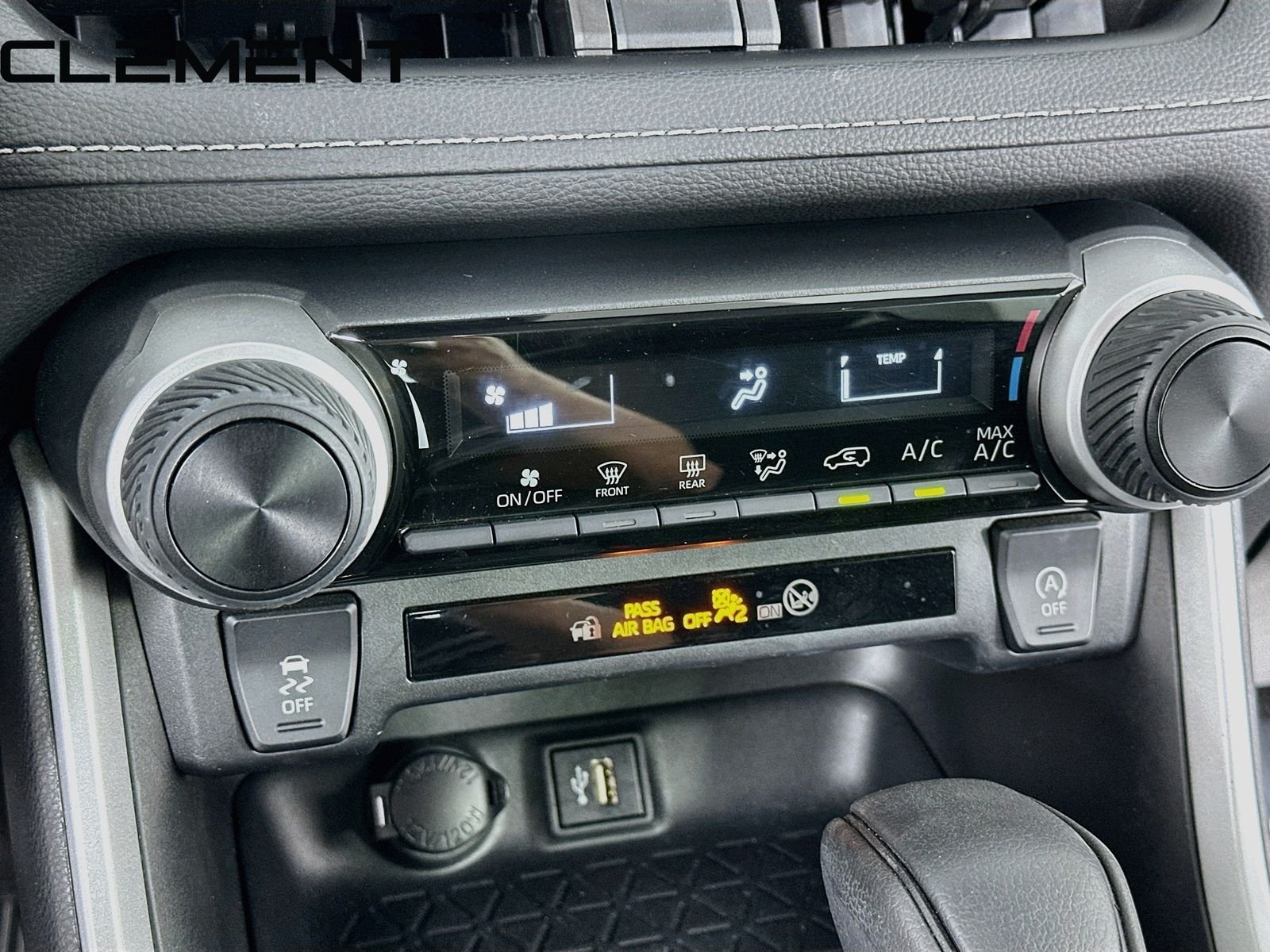 2024 Toyota RAV4 LE - Photo 22