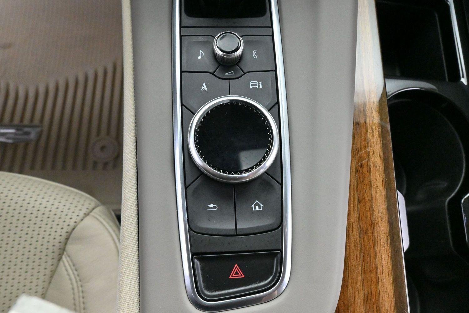 Used 2024 Crystal White Tricoat Cadillac Sport Platinum image 28