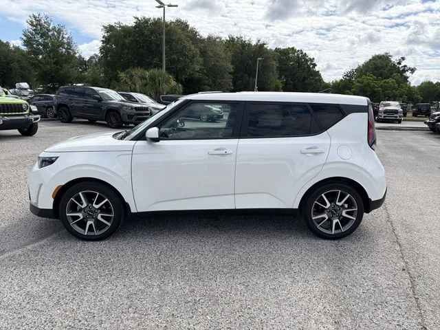 Used 2024 White Kia EX image 7