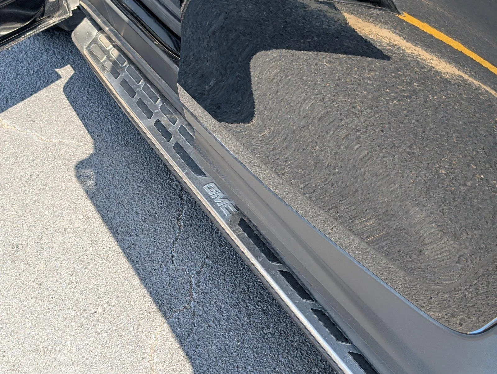 Used 2023 EBONY TWILIGHT METALLIC GMC AT4 image 11
