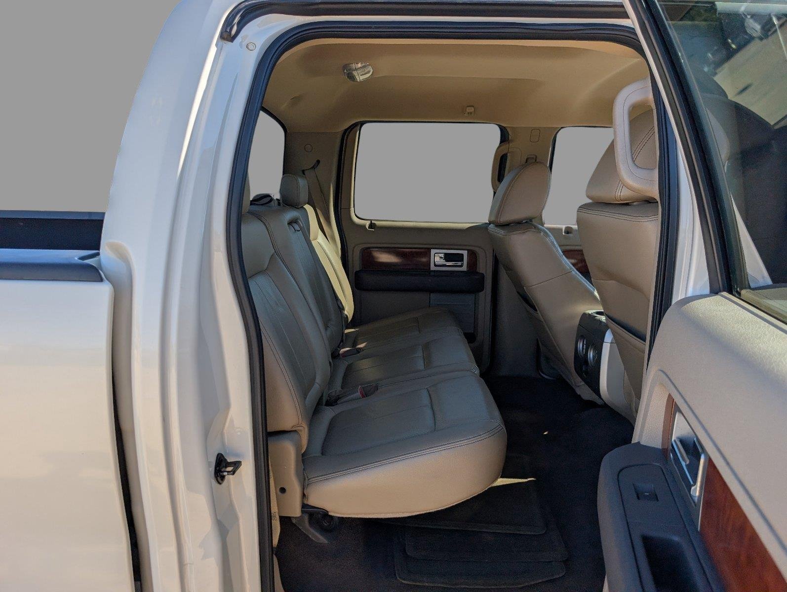 Used 2009  Ford XL image 23