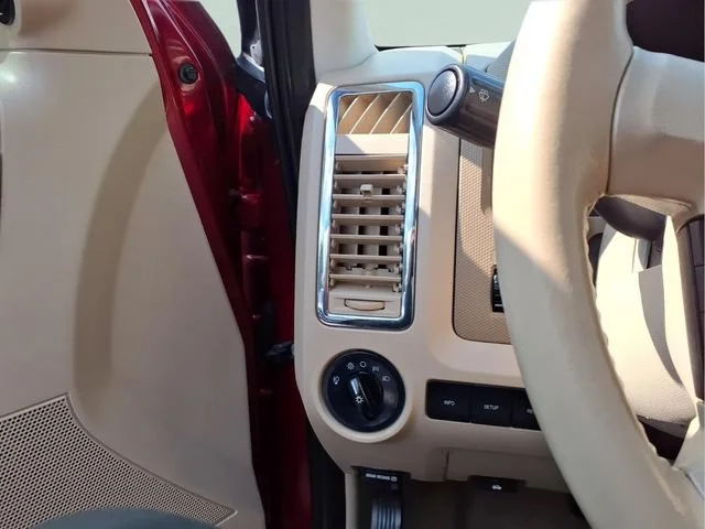Used 2012  Ford Limited image 12