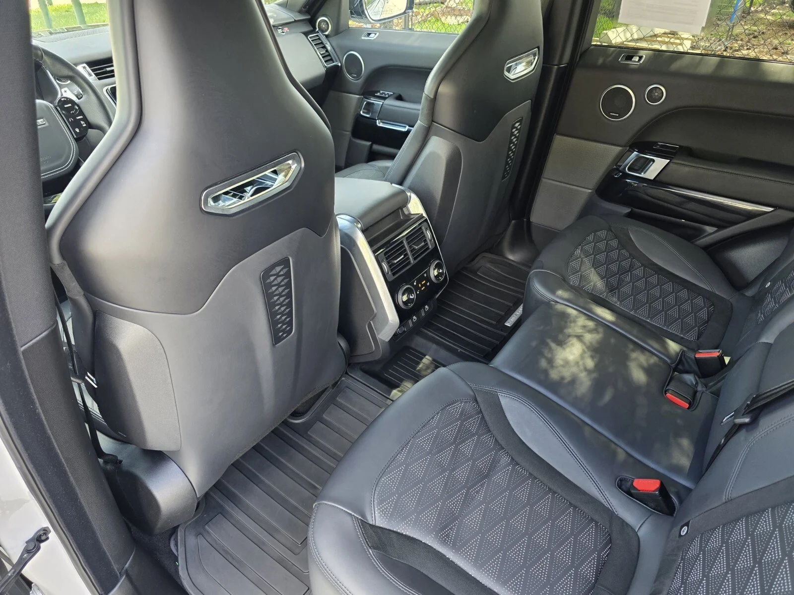 Certified Used 2022 Fuji White Land Rover SVR image 16