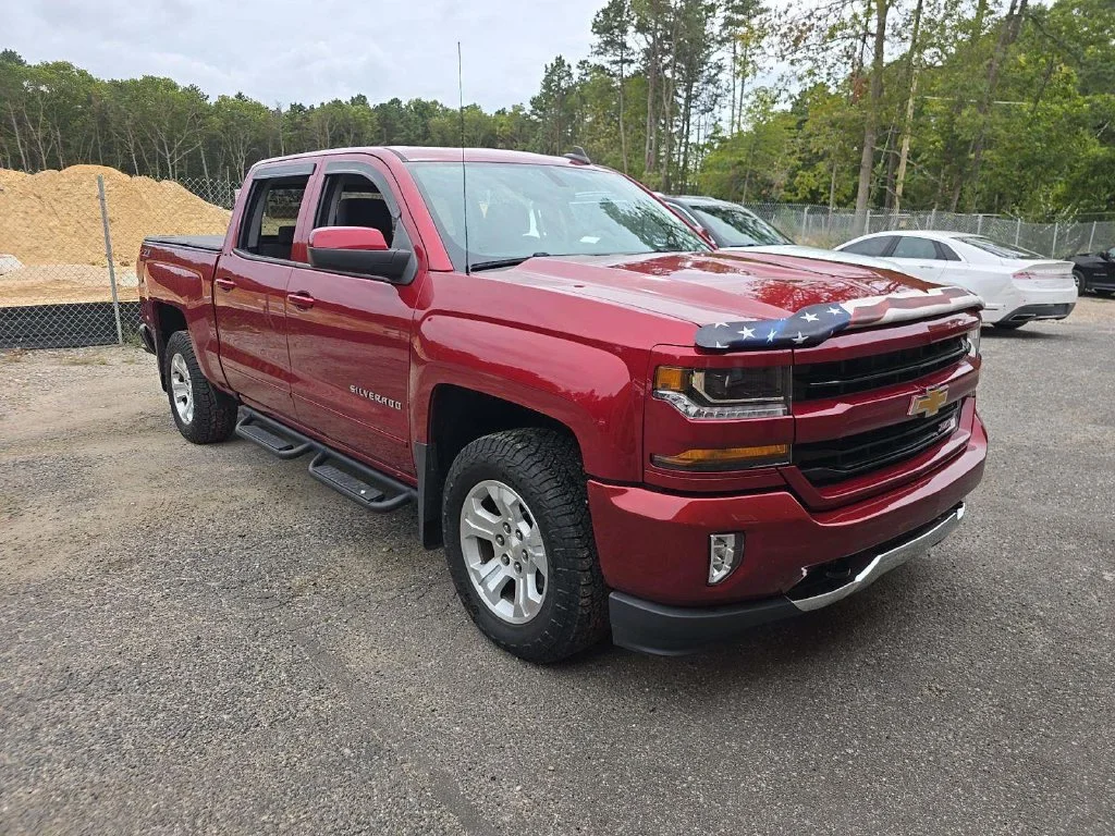 Used 2018 Red Chevrolet LT image 8
