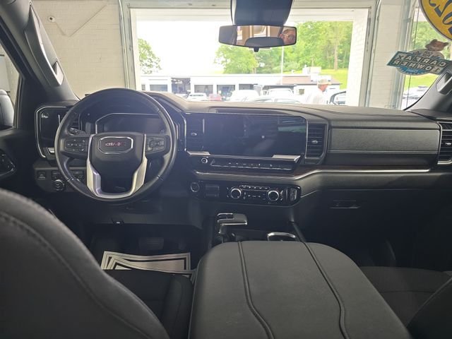 Used 2023 Silver GMC Elevation image 11